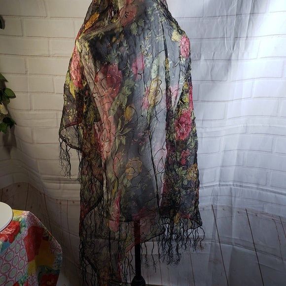 Vintage Beautiful Boho Red Rose Sheer Black Fringe Scarf Rayon Womens 40x37 - Picture 8 of 10